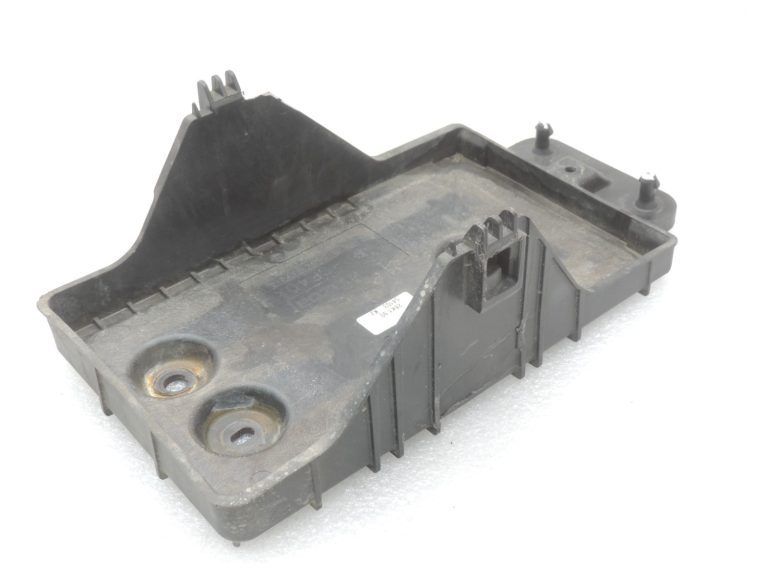 Oriģināls Mazda 6 GJ, CX-5 akumulatora turētāja korpuss KE7056041A, KE70-56-041A