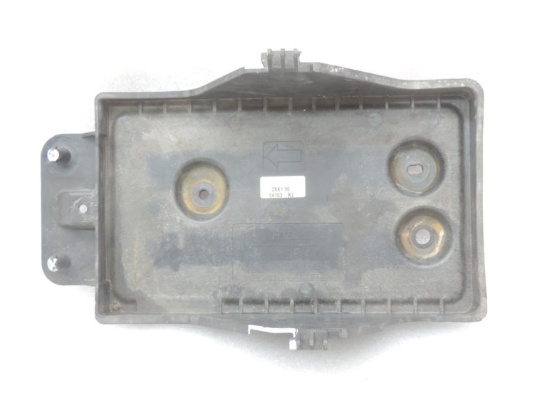 Oriģināls Mazda 6 GJ, CX-5 akumulatora turētāja korpuss KE7056041A, KE70-56-041A