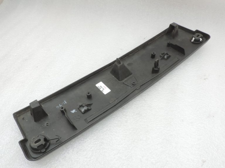 Oriģināls Mazda 6 GJ priekšējās numura zīmes turētājs GHP950170, GHP9-50170