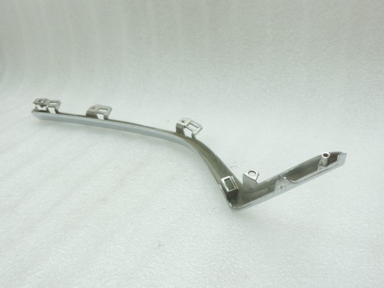 Oriģinālā Mazda 6 GJ Priekšējā radiatora režģa hromēta apdare kreisā GHP9507K1C, GHP9-50-7K1C