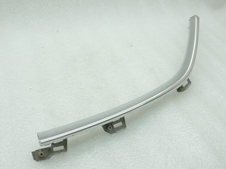 Oriģinālā Mazda 6 GJ Priekšējā radiatora režģa hromēta apdare kreisā GHP9507K1C, GHP9-50-7K1C