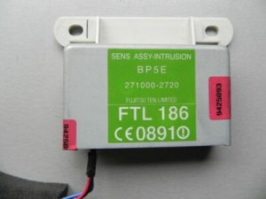 Mazda 3 vadības bloks 271000-2720 FTL186 sens Assy Intrusion