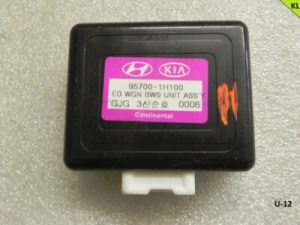 Kia Ceed SW ED BWS PDC vadības bloks 95700-1H100 BWS CONTROL UNIT