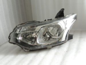 Mitsubishi Outlander III priekšējais kreisais lukturis 8301C1 DEFEKTĪVS