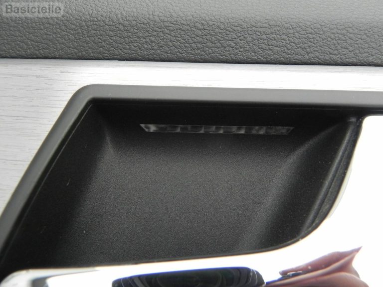 Mercedes Benz GLK 280 X204 Durvju apdares vāks aizmugurējā labā alumīnija sloksne