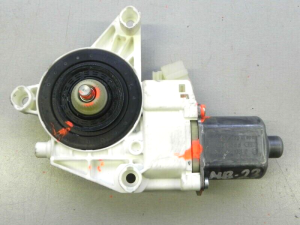 Mercedes C E klases W204 W212 Logu regulatora motors, labās puses priekšējais loga regulators