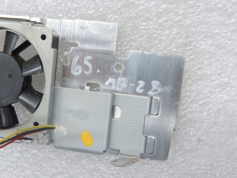 Mercedes W207 W212 W218 Radio vadības bloks A2129007225 Rezerves daļu komponents