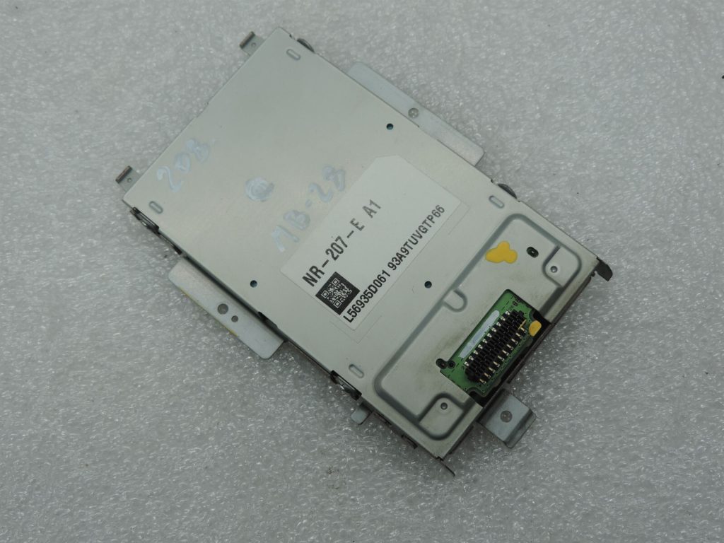 Mercedes W207 W212 W218 Radio control unit A2129007225 Spare parts component