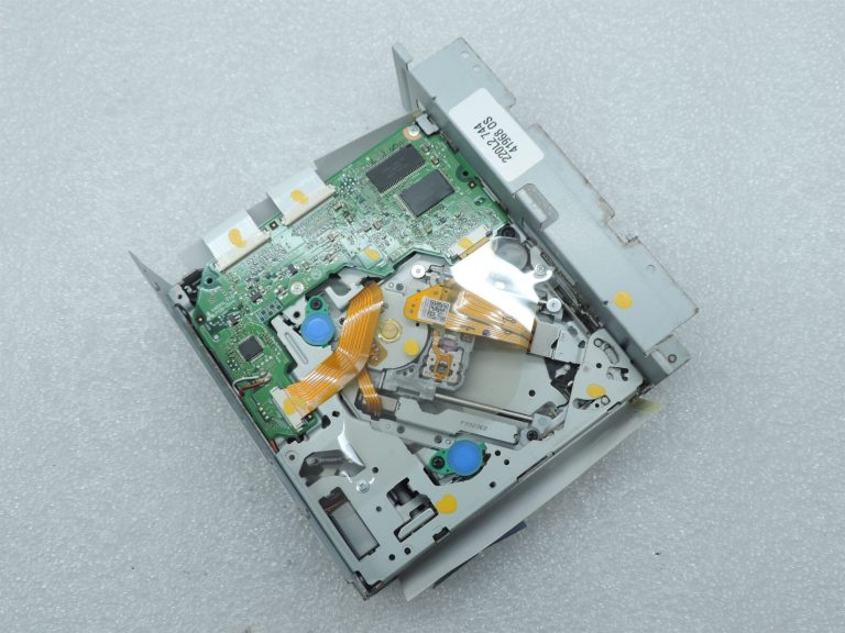 Mercedes W207 W212 W218 Radio vadības bloks A2129007225 Rezerves daļu komponents