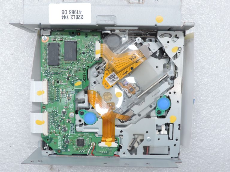 Mercedes W207 W212 W218 Radio vadības bloks A2129007225 Rezerves daļu komponents