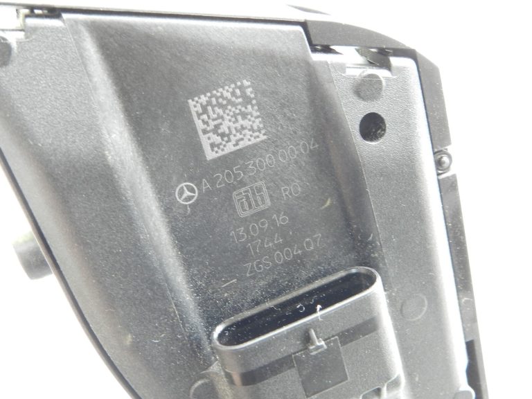 Oriģinālais Mercedes Benz C E 220d W205 W213 akseleratora pedālis A2053000004