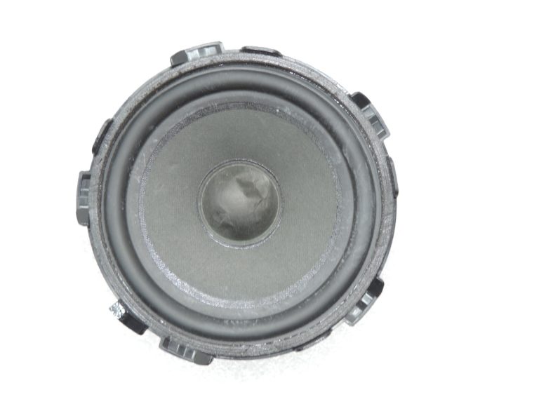 Mercedes W205 W213 instrumentu paneļa skaļrunis (zem stūres statīva) A2058201002