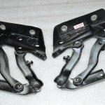 Mercedes-Benz W245 motora pārsega eņģes A1698800328 A1698800428 Cosmos black