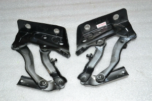 Mercedes-Benz W245 motora pārsega eņģes A1698800328 A1698800428 Cosmos black