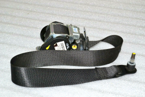 Mercedes-Benz B-Class W245 Front right seat belt A1698607485