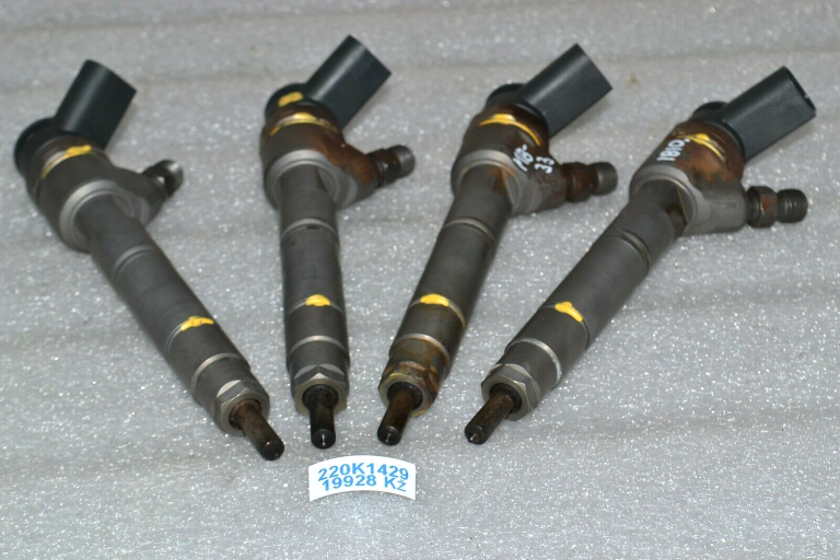 4x Mercedes-Benz W245 W169 2.0 CDi OM640.940 Inžektors Inžektors A6400700787