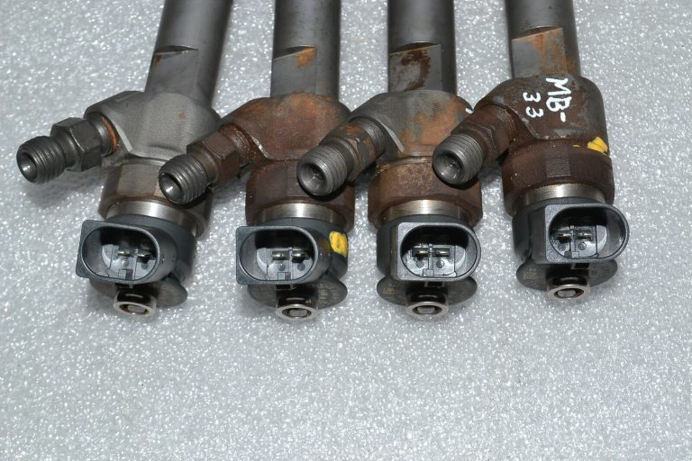 4x Mercedes-Benz W245 W169 2.0 CDi OM640.940 Inžektors Inžektors A6400700787