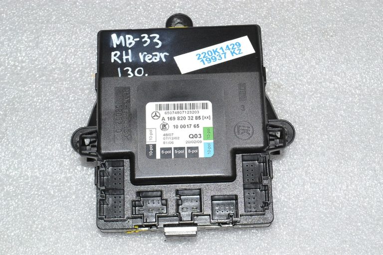 Mercedes-Benz W245 W169 Aizmugurējā labās puses durvju vadības bloks A1698203285