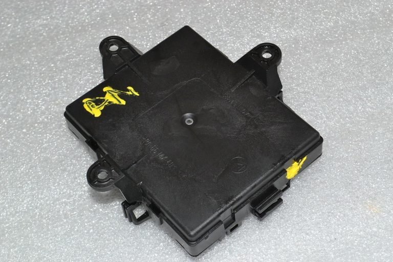 Mercedes-Benz W245 W169 Aizmugurējā labās puses durvju vadības bloks A1698203285