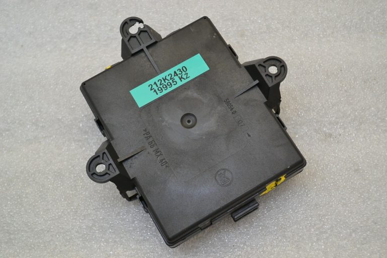 Mercedes-Benz B A klases W245 W169 Aizmugurējo kreiso durvju vadības bloks A1698203185