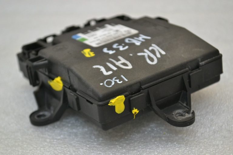 Mercedes-Benz B A klases W245 W169 Aizmugurējo kreiso durvju vadības bloks A1698203185