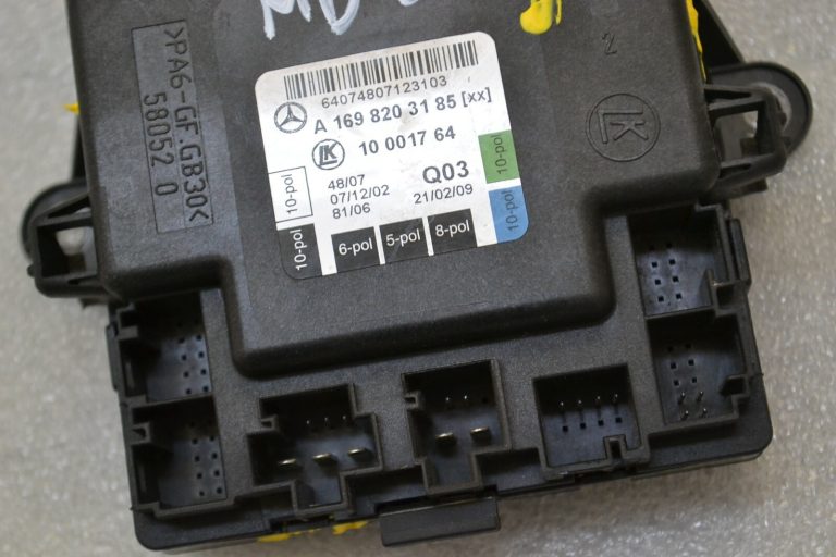 Mercedes-Benz B A klases W245 W169 Aizmugurējo kreiso durvju vadības bloks A1698203185