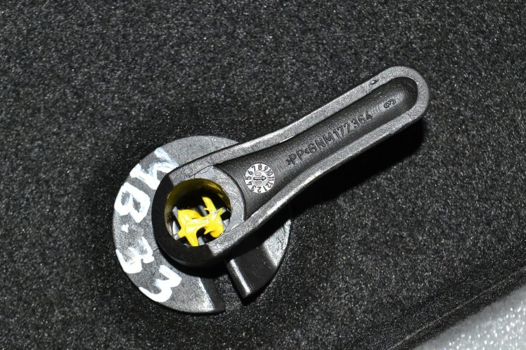 Mercedes-Benz B-klase W245 Koferraum paneļa pārsegs Labais A169690262626