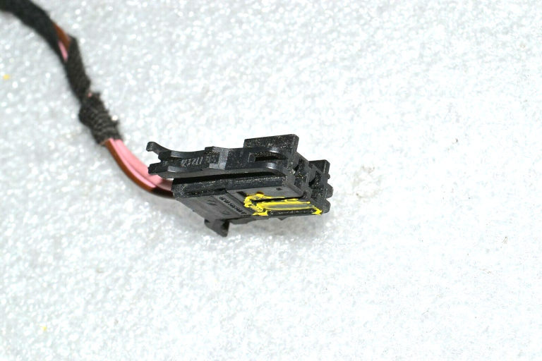 Mercedes-Benz B-klase W245 Aizmugurējo durvju instalācija kreisā labā A1695408205