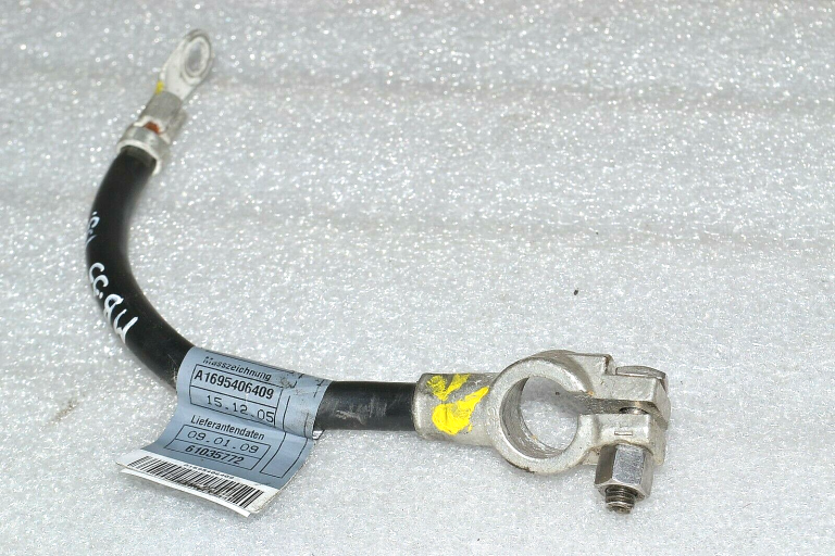 Mercedes-Benz B-Class W245 akumulatora zemējuma kabelis A1695406409 A2205400031
