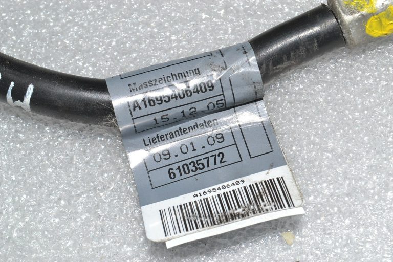 Mercedes-Benz B-Class W245 akumulatora zemējuma kabelis A1695406409 A2205400031