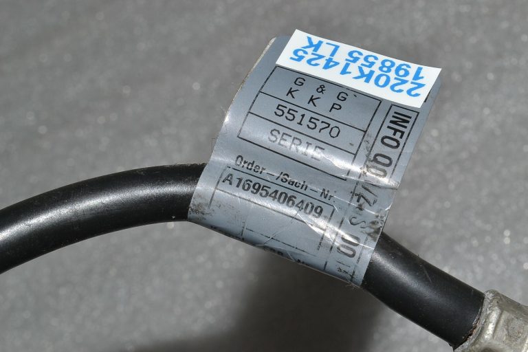 Mercedes-Benz B-Class W245 akumulatora zemējuma kabelis A1695406409 A2205400031