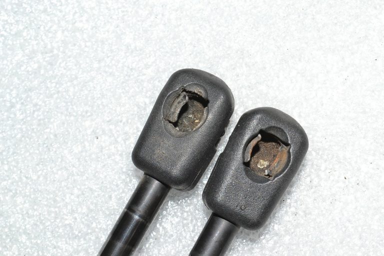 2x Mercedes-Benz B-Class W245 aizmugurējo durvju amortizatora gāzes atspere A1699800964