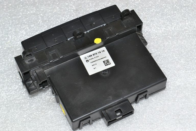 Mercedes-Benz B-klases W245 slēdžu panelis A1698701910 A1698208710 A16987008