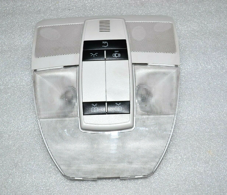 Mercedes-Benz B-Class W245 Iekšējais apgaismojums Iekšējais priekšējais apgaismojums A1698202123