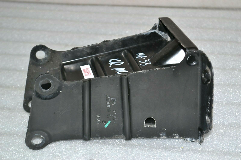 Mercedes-Benz B-Class W245 Bampera balsta kronšteins kreisais A1696202635