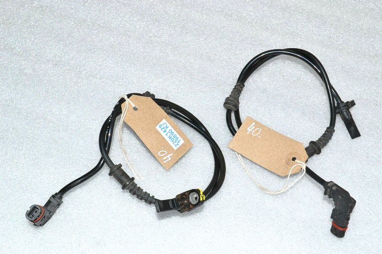 Mercedes-Benz W245 W169 ABS riteņa ātruma sensors priekšējais A1695401417 0265008064