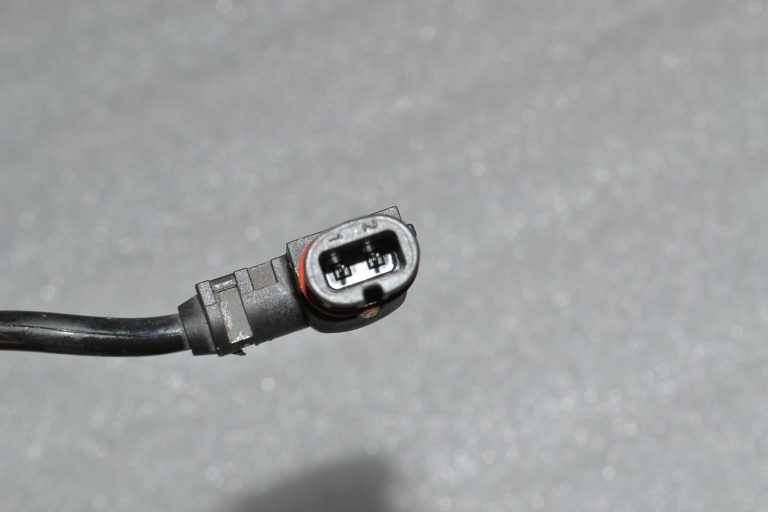 Mercedes-Benz W245 W169 ABS riteņa ātruma sensors priekšējais A1695401417 0265008064