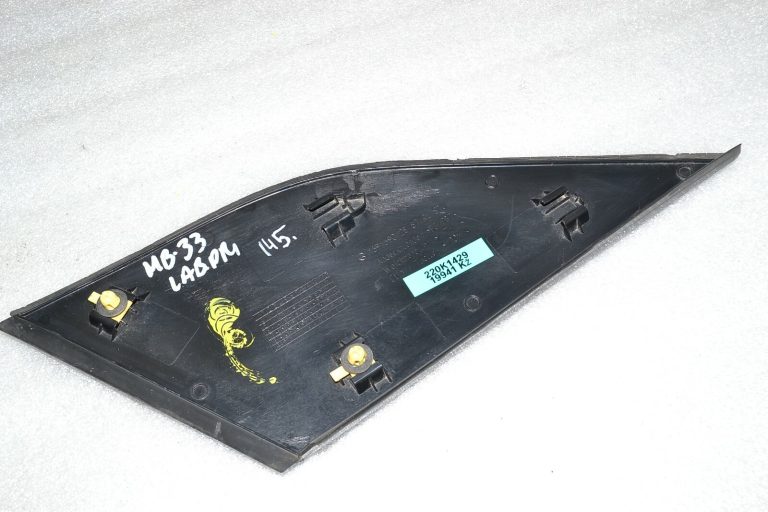 Mercedes-Benz B-klases B klases W245 ārējā spoguļa trīsstūra pārsegs labajā pusē A1696902887