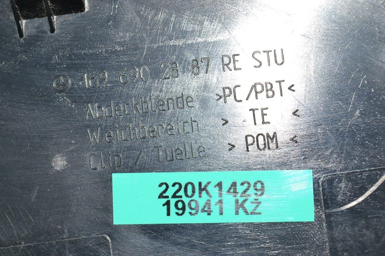 Mercedes-Benz B-klases B klases W245 ārējā spoguļa trīsstūra pārsegs labajā pusē A1696902887