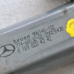 Mercedes-Benz W245 W169 Logu regulatora motors priekšējais kreisais A1698204342