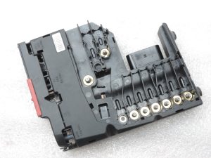 Oriģināls Mercedes Benz W212 motora nodalījuma drošinātāju kārbas priekšdrošinātāju vadības bloks