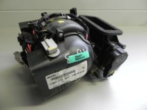 Mercedes W163 sildītāja ventilatora aizmugurējais ventilatora motors A1638300308 ventilators