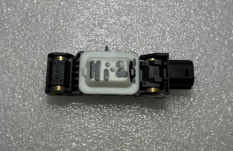 Mitsubishi Colt avārijas sensors drošības spilvena sensors sānu drošības spilvens a454545400117