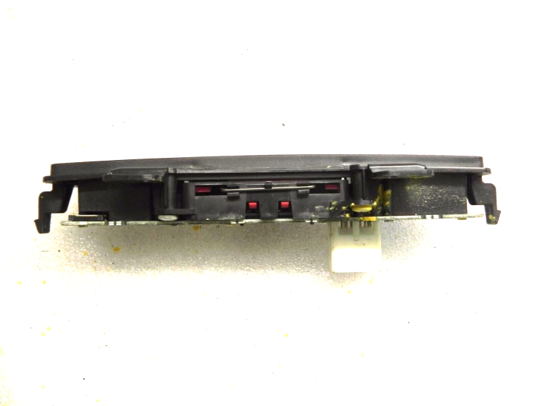 Mitsubishi Lancer GS4 CY2A CZ4A Bīstamības gaismas slēdzis Bīstamības gaismas slēdzis