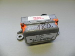 Mitsubishi Grandis novirzes ātruma sensora vadības bloks MN102338
