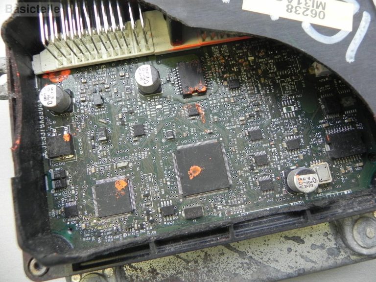 Mitsubishi Lancer dzinēja vadības bloks 1860A976 ECU