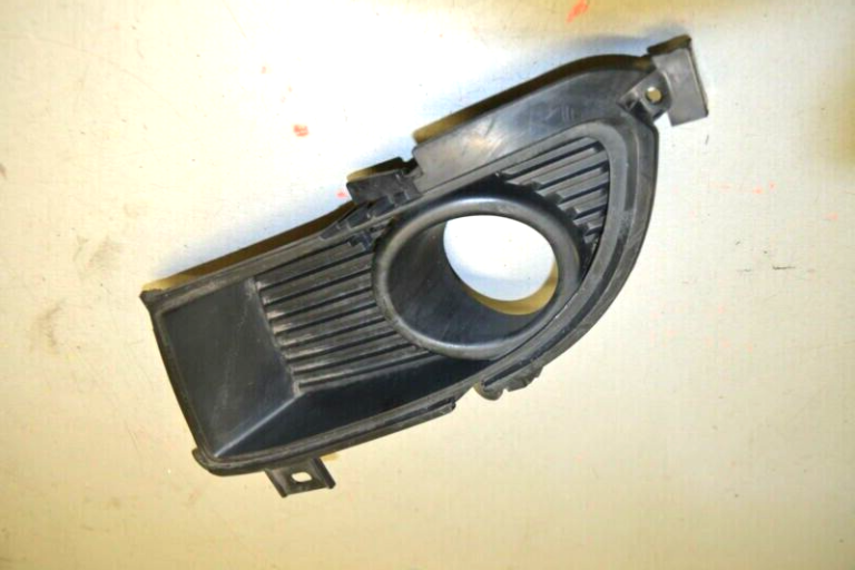 Mitsubishi Lancer VII CS Miglas lukturu vāks kreisais MN126455
