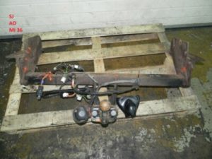 Mitsubishi Pajero III oriģinālais sakabes stiprinājums 1385201