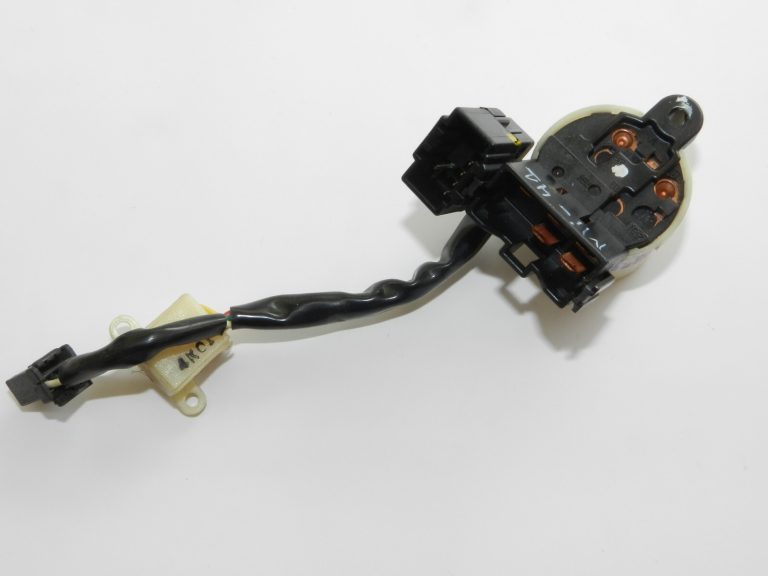 Mitsubishi Colt Z30 Aizdedzes slēdzis Kontaktu slēdzis Ar kabeli MR449457 Oriģināls
