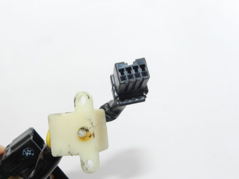 Mitsubishi Colt Z30 Aizdedzes slēdzis Kontaktu slēdzis Ar kabeli MR449457 Oriģināls